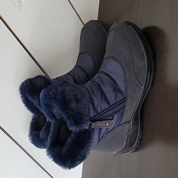 NEW Easy Street Frosty Waterproof Ankle Winter Boots Navy Size 6 Women's Fur - Picture 1 of 9